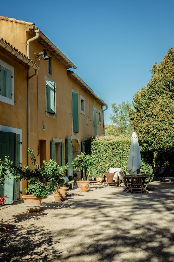 Le Mas De Trevouse Saint-Saturnin-les-Avignon Exterior photo