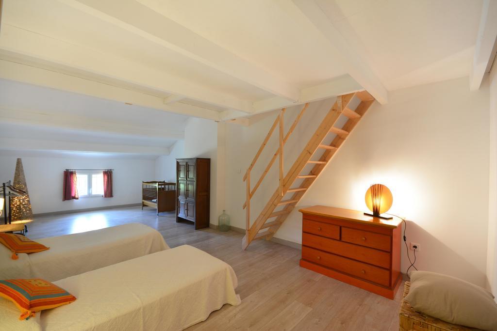 Le Mas De Trevouse Saint-Saturnin-les-Avignon Exterior photo