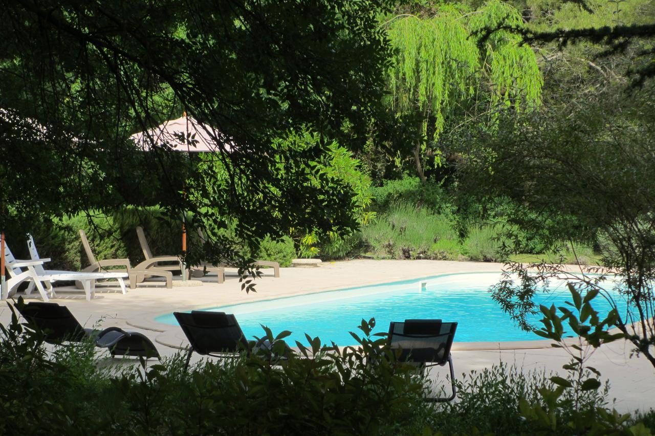 Le Mas De Trevouse Saint-Saturnin-les-Avignon Exterior photo