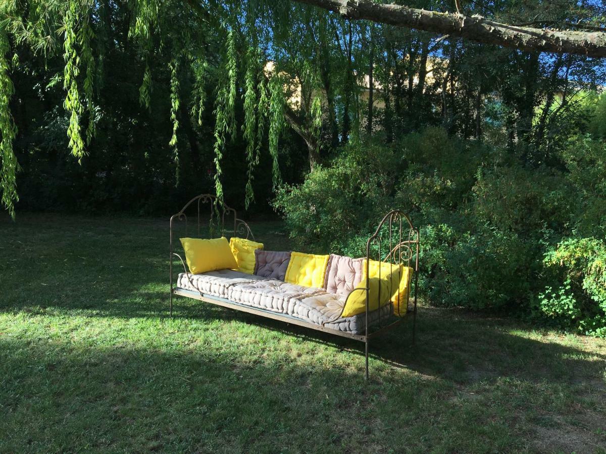 Le Mas De Trevouse Saint-Saturnin-les-Avignon Exterior photo
