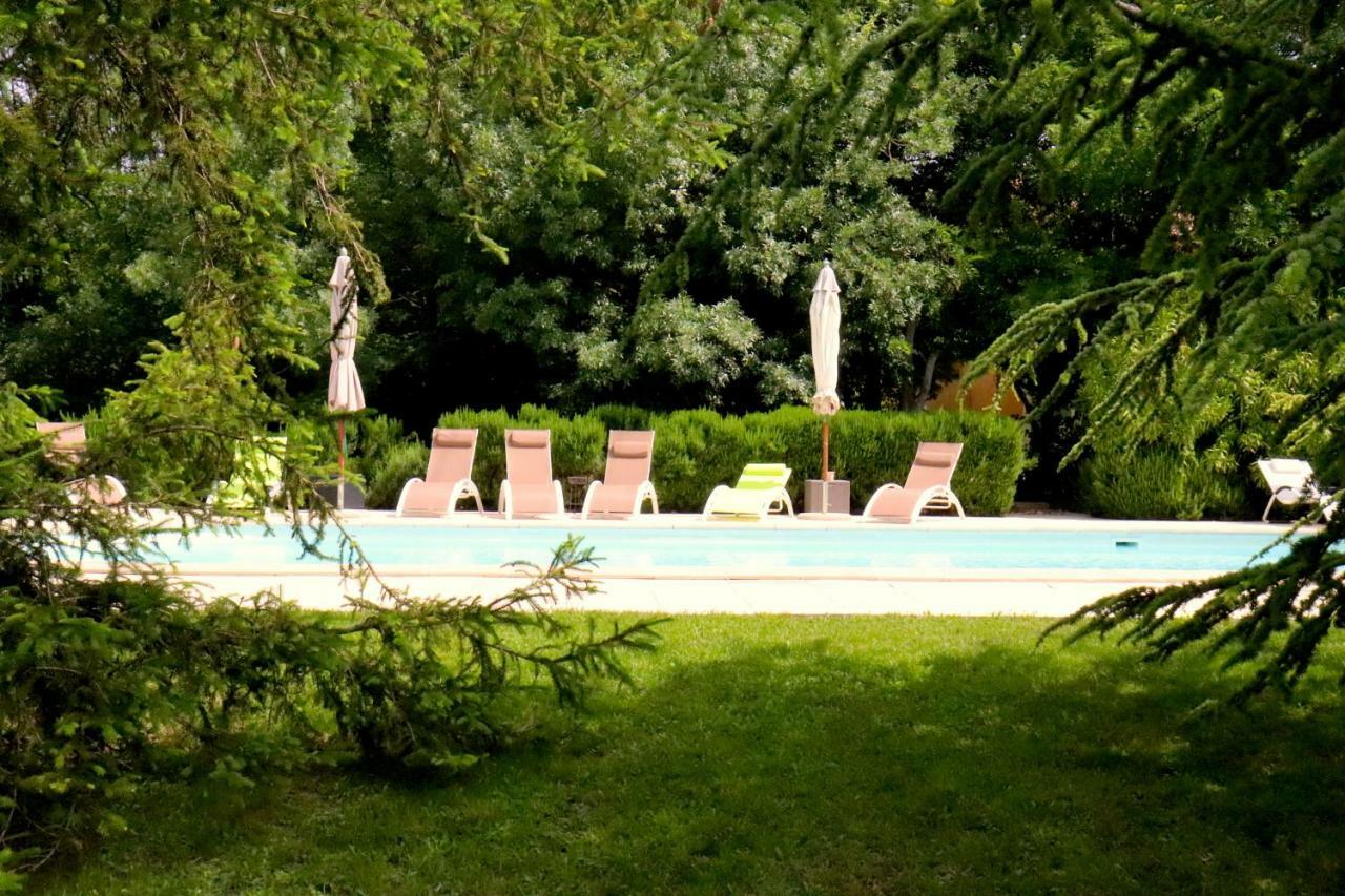 Le Mas De Trevouse Saint-Saturnin-les-Avignon Exterior photo